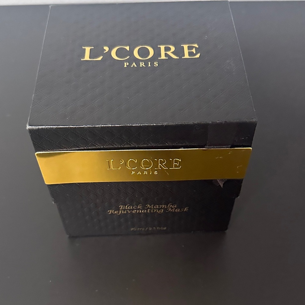 L'Core Paris Black Mamba Rejuvenating Mask. New In Box with Tools